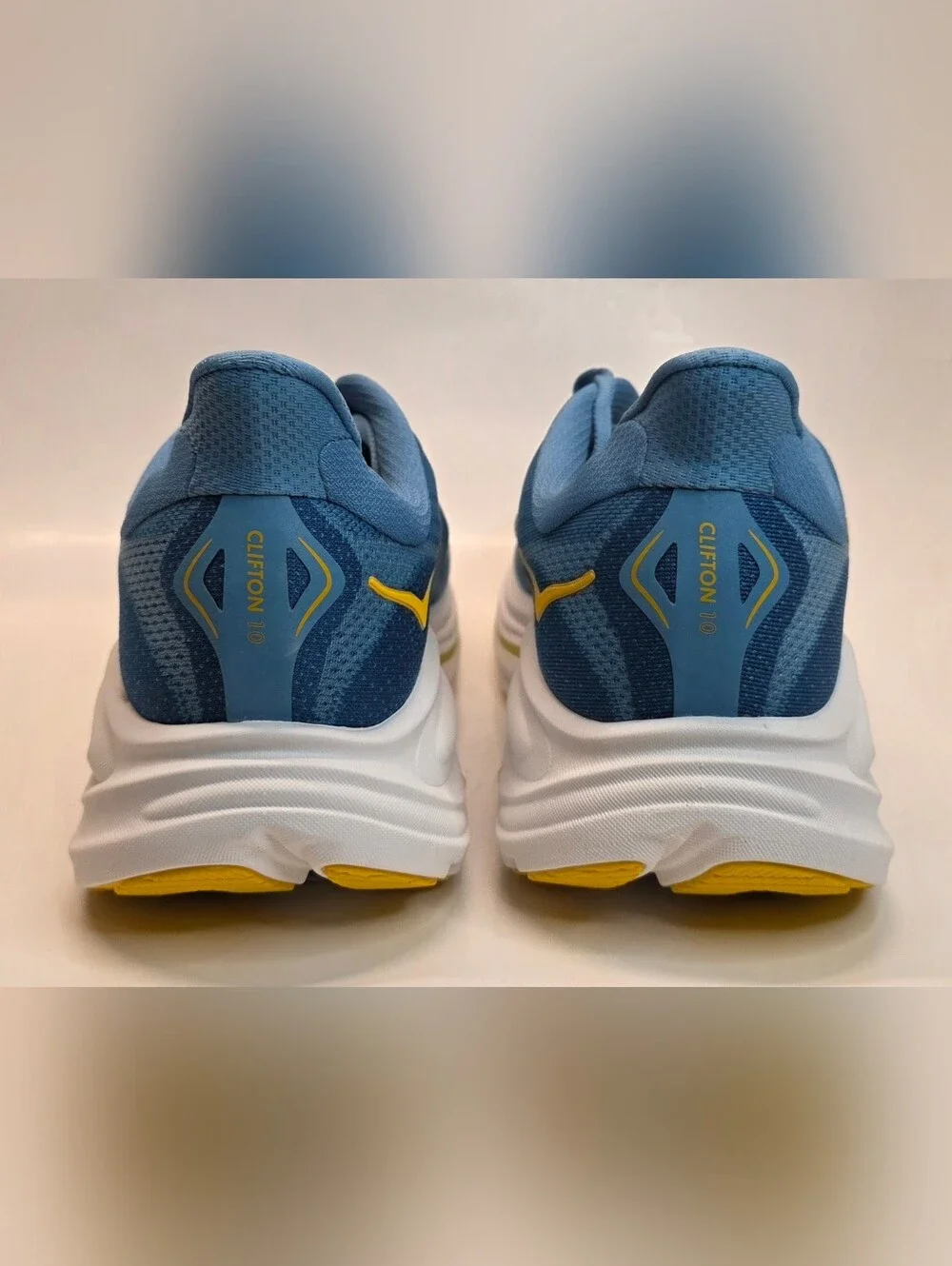 New Hoka One One Men's Clifton 10 Running Sneaker Lightweight, Men’s Size 13 2E